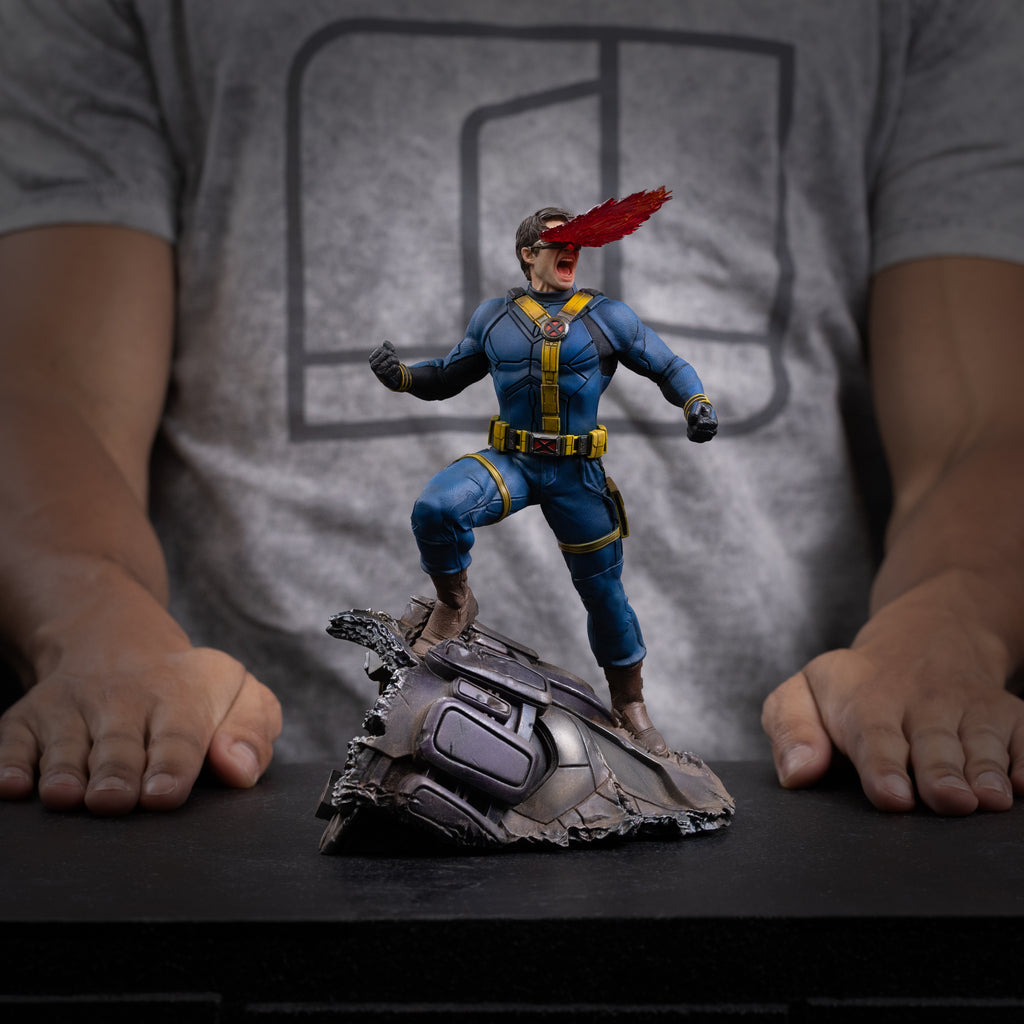 Avengers: ''Cyclops'' Statue