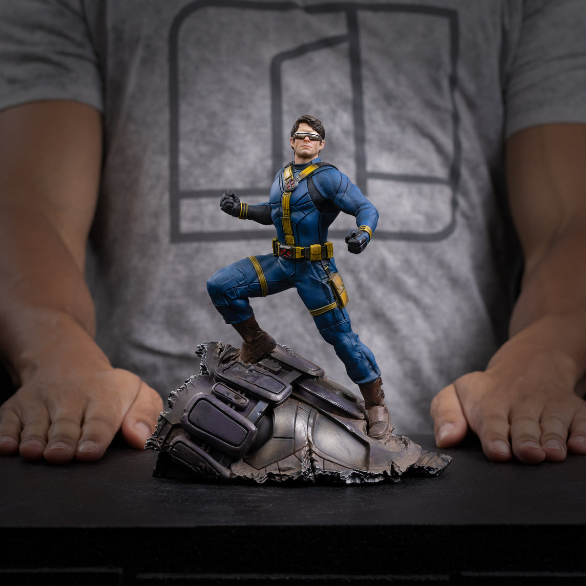 Avengers: ''Cyclops'' Statue